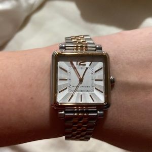 Marc Jacobs Vic Women's Stainless Steel Analog Dial Quartz Watch.